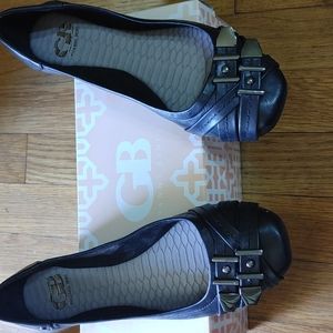 Size 7.5 Gianni Bini black flats